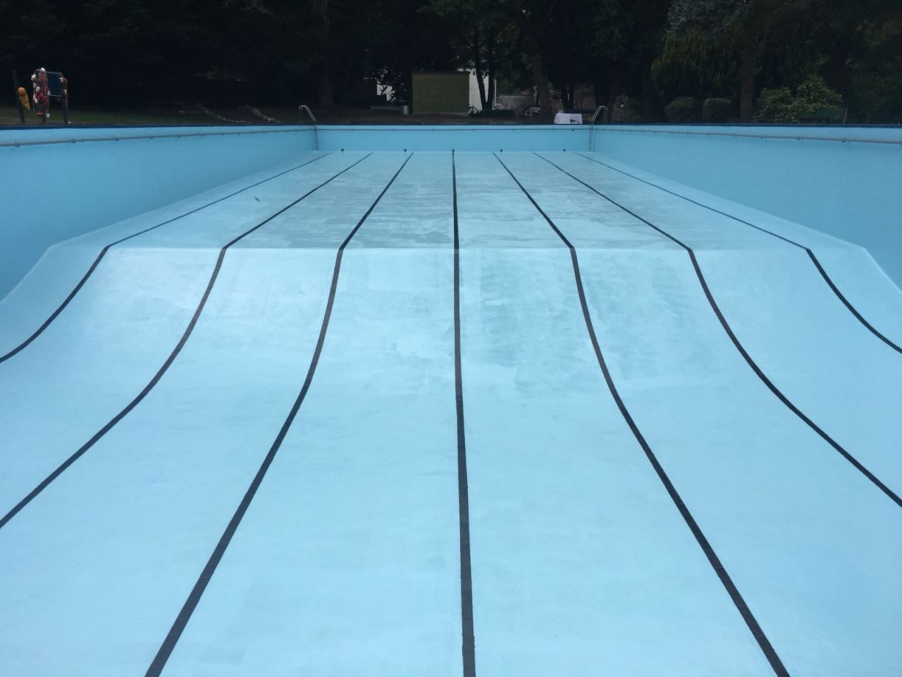 choosing paint for swimming pools