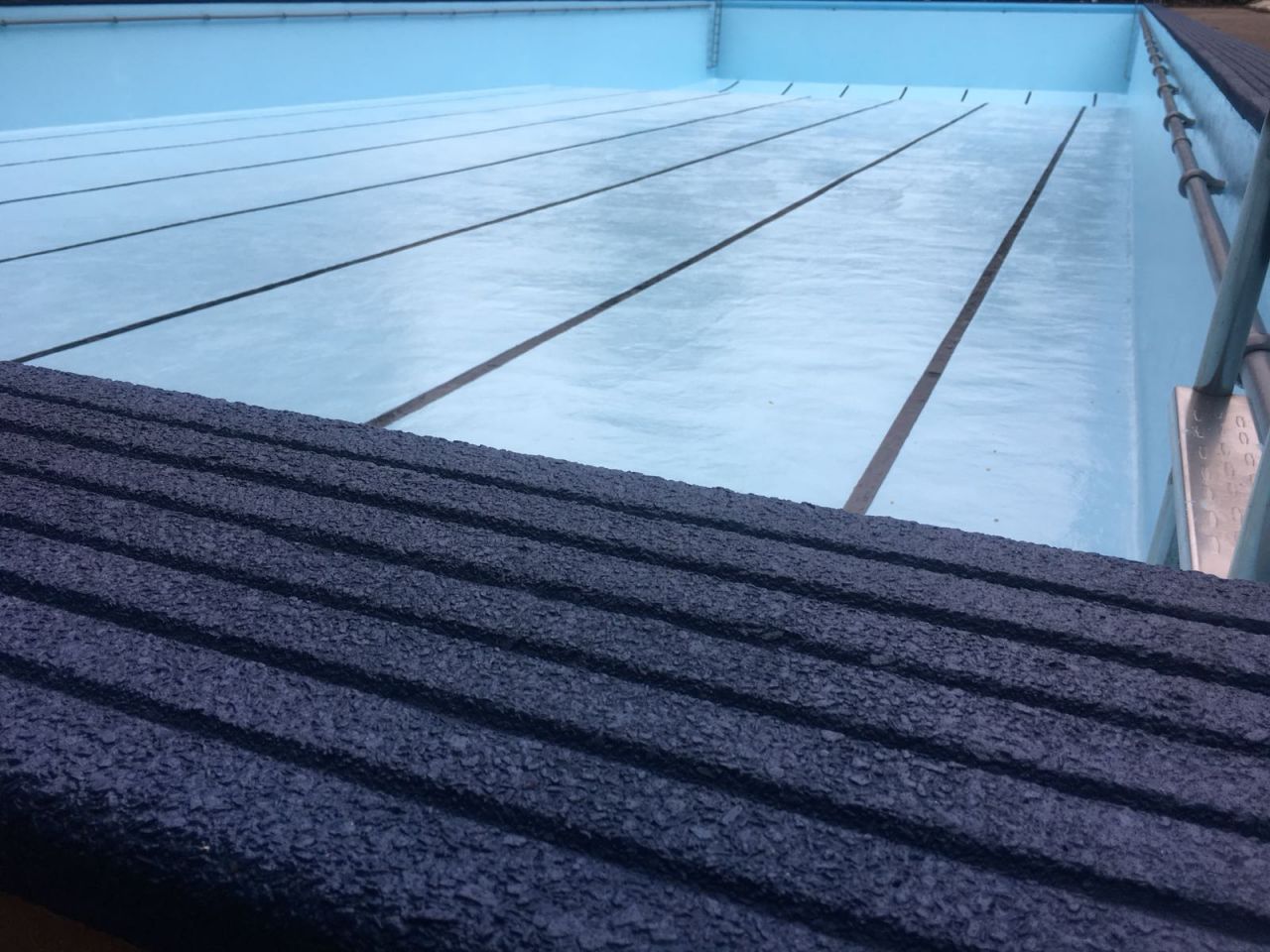 anti-slip paint for swimming pool surrounds