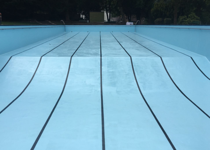 waterbased and chlorinated rubber paint for swimming pools and pool surrounds